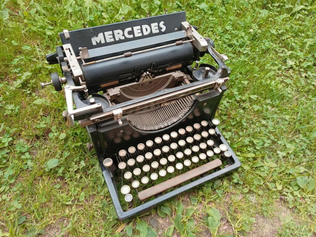 Mechaniczna maszyna do pisania – zdjęcie 2