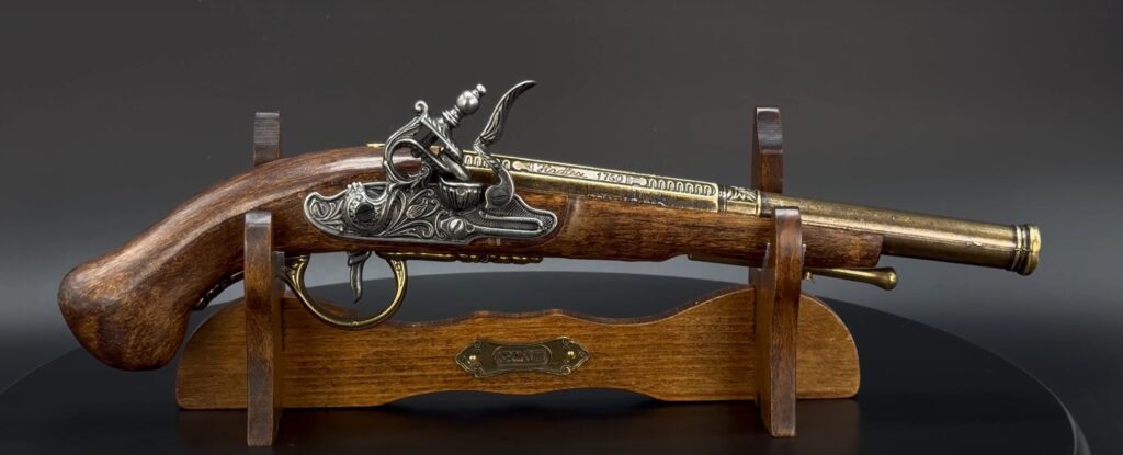 Pistolet skałkowy – niefunkcjonalna atrapa – zdjęcie 2